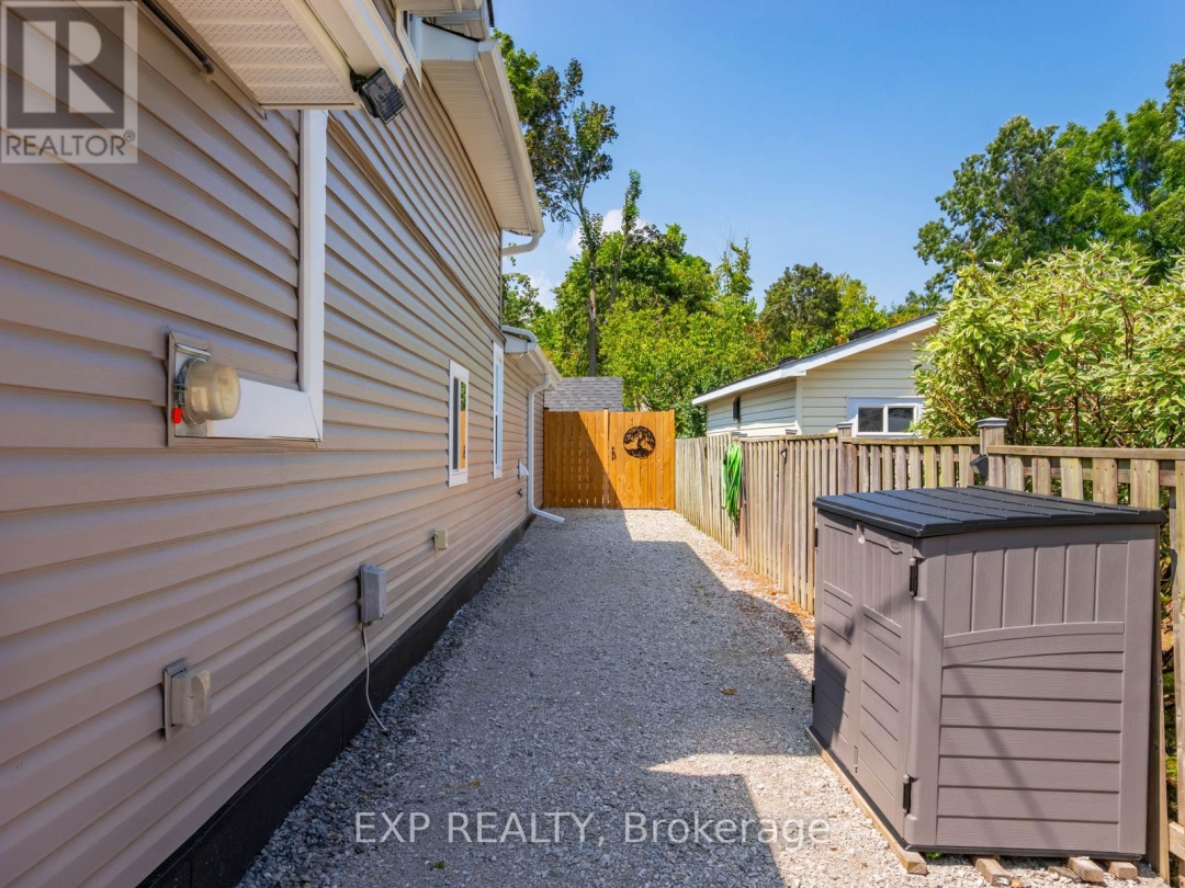 370 HOMEWOOD AVENUE, 