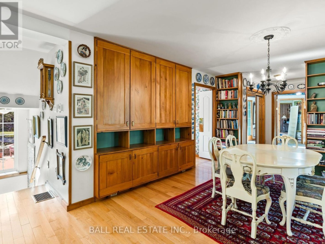 849 COUNTY RD 49, 