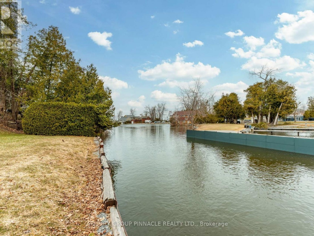 88 Simcoe Street, Lake Simcoe