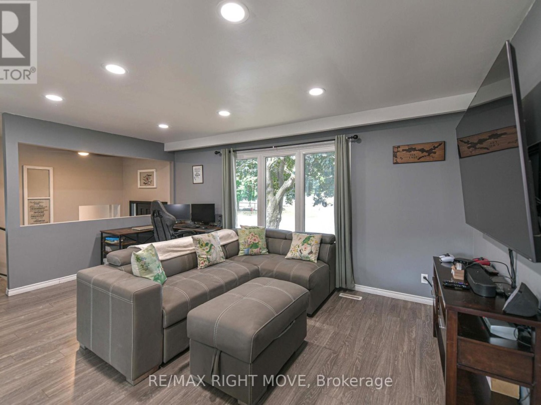 425 RAYMOND AVENUE, 