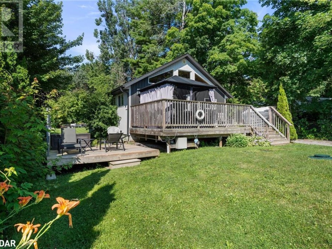 104 Fulsom Crescent, Dalrymple Lake