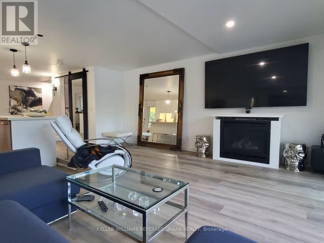 18 HARBOUR PARK CRESCENT S, 