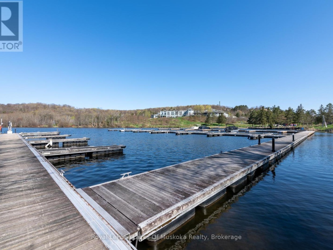 301 - 29 DEERHURST TENNISVIEW DRIVE, 