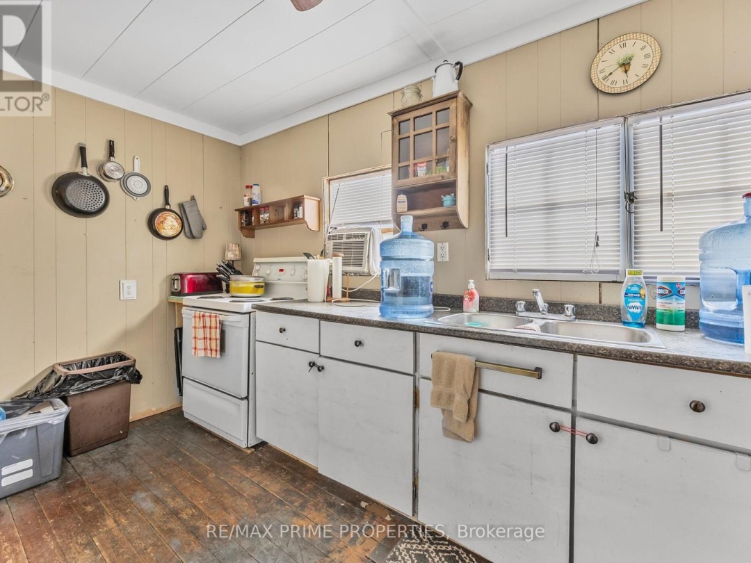 1947 WOODS BAY ROAD, Lake Couchiching