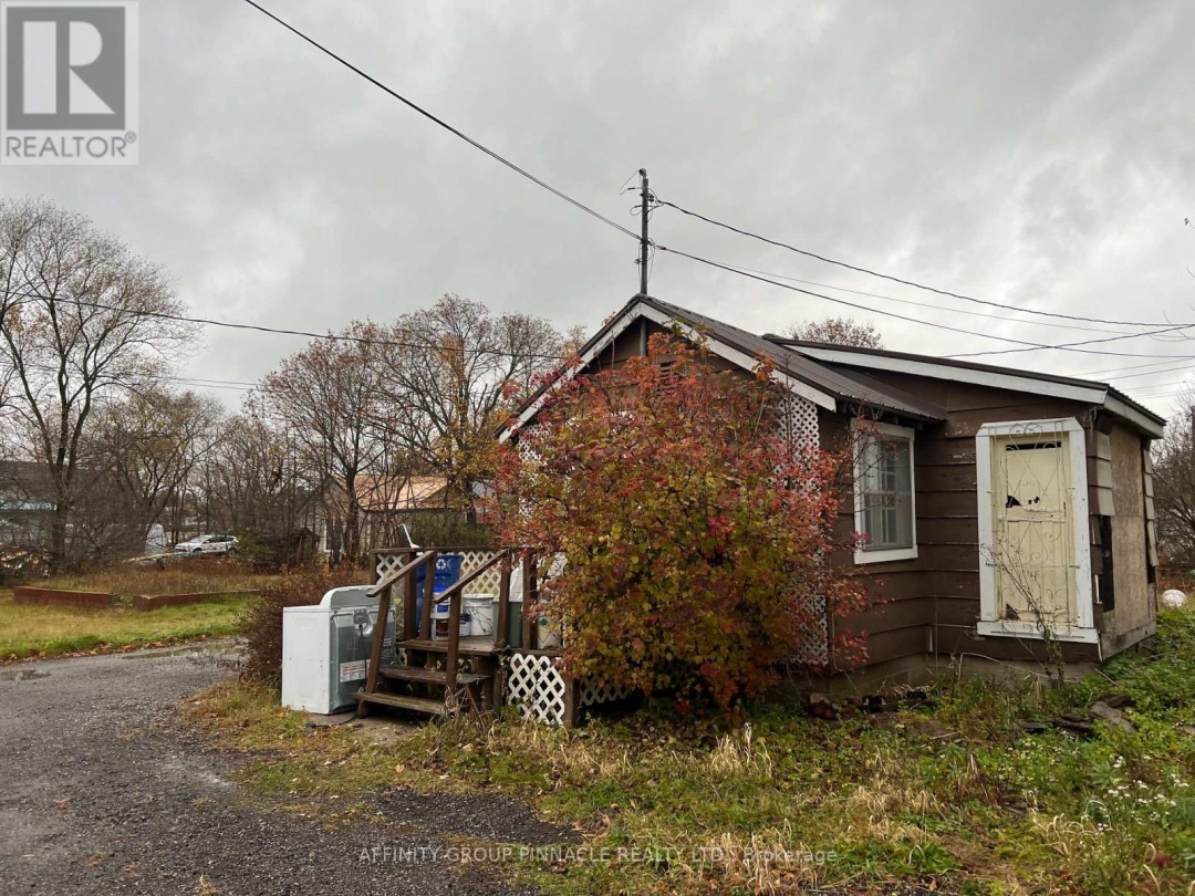 302 COUNTY ROAD 8 ROAD, 
