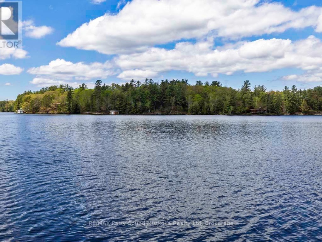 33 HOUSTON LANE, Otter Lake