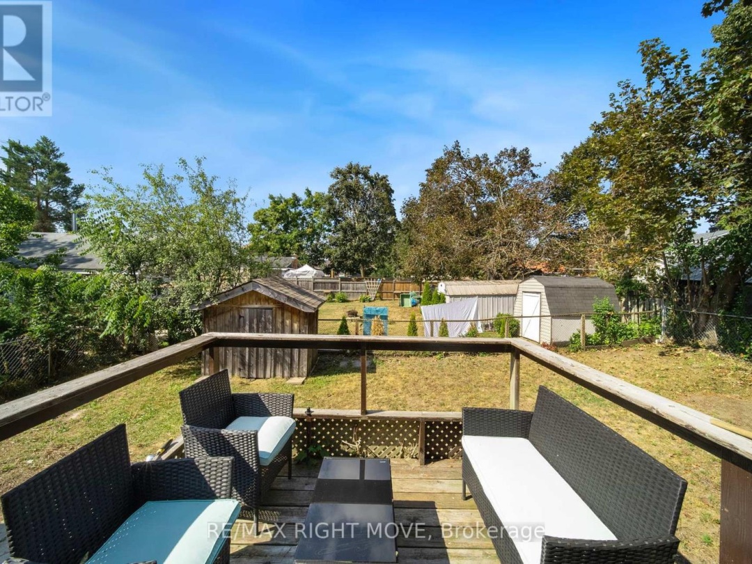 3 WESTMOUNT DRIVE N, 