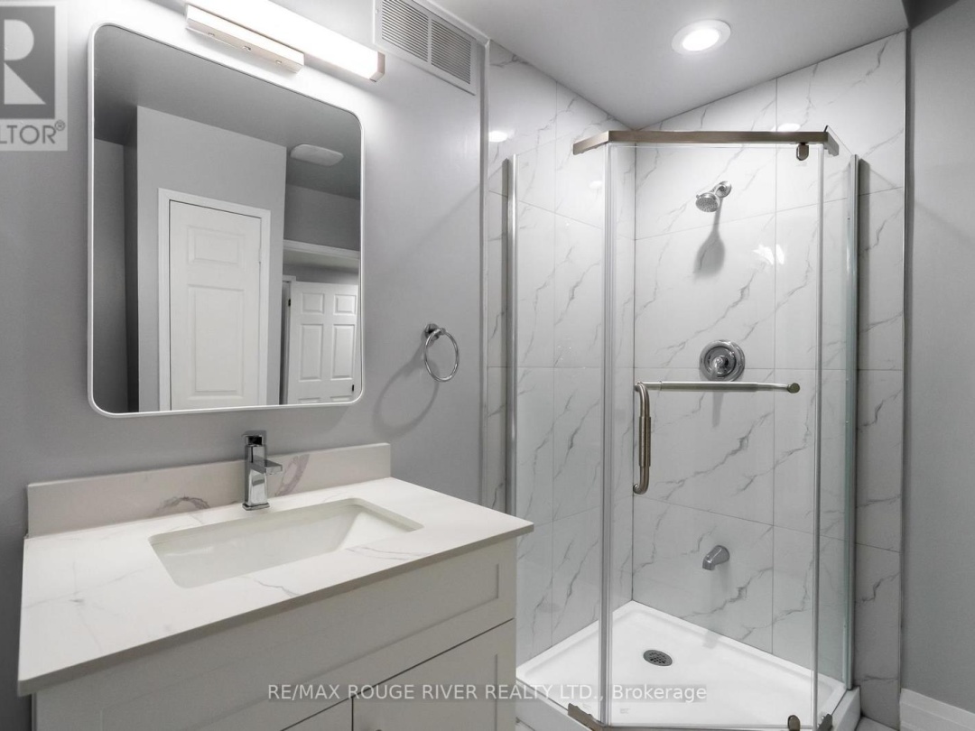 495 LAKELAND CRESCENT, 