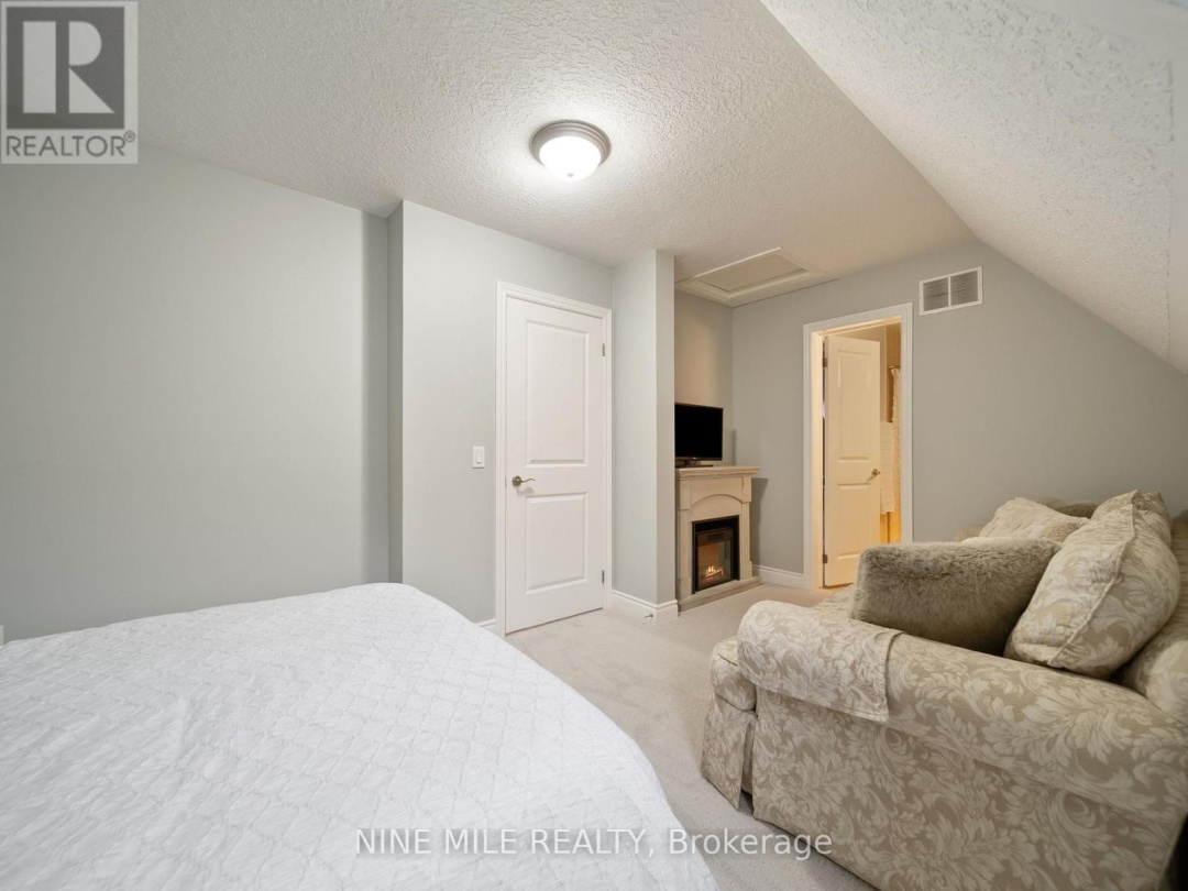 8 5 Invermara Court, Lake Simcoe
