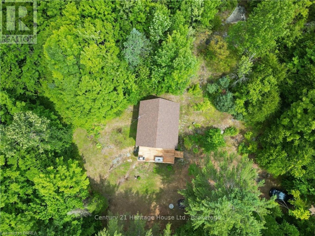 1044 ENGLISH CIRCLE, 