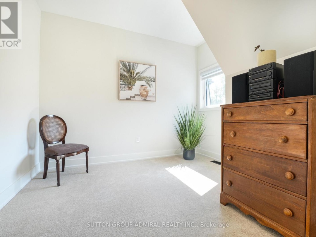 42 Ruby Crescent, Lake Simcoe