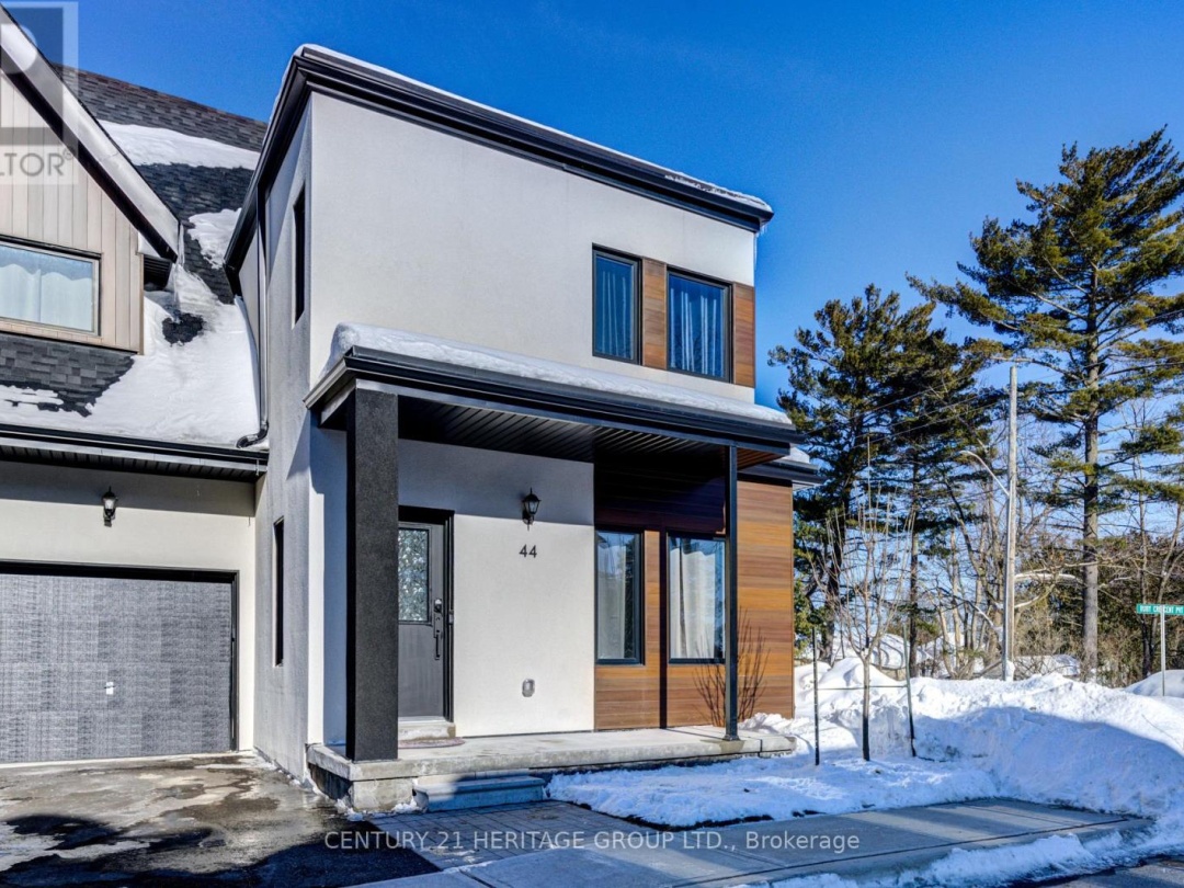 44 Ruby Crescent, Lake Simcoe