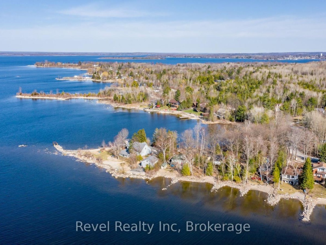 97 Maskinonge Road, Georgian Bay