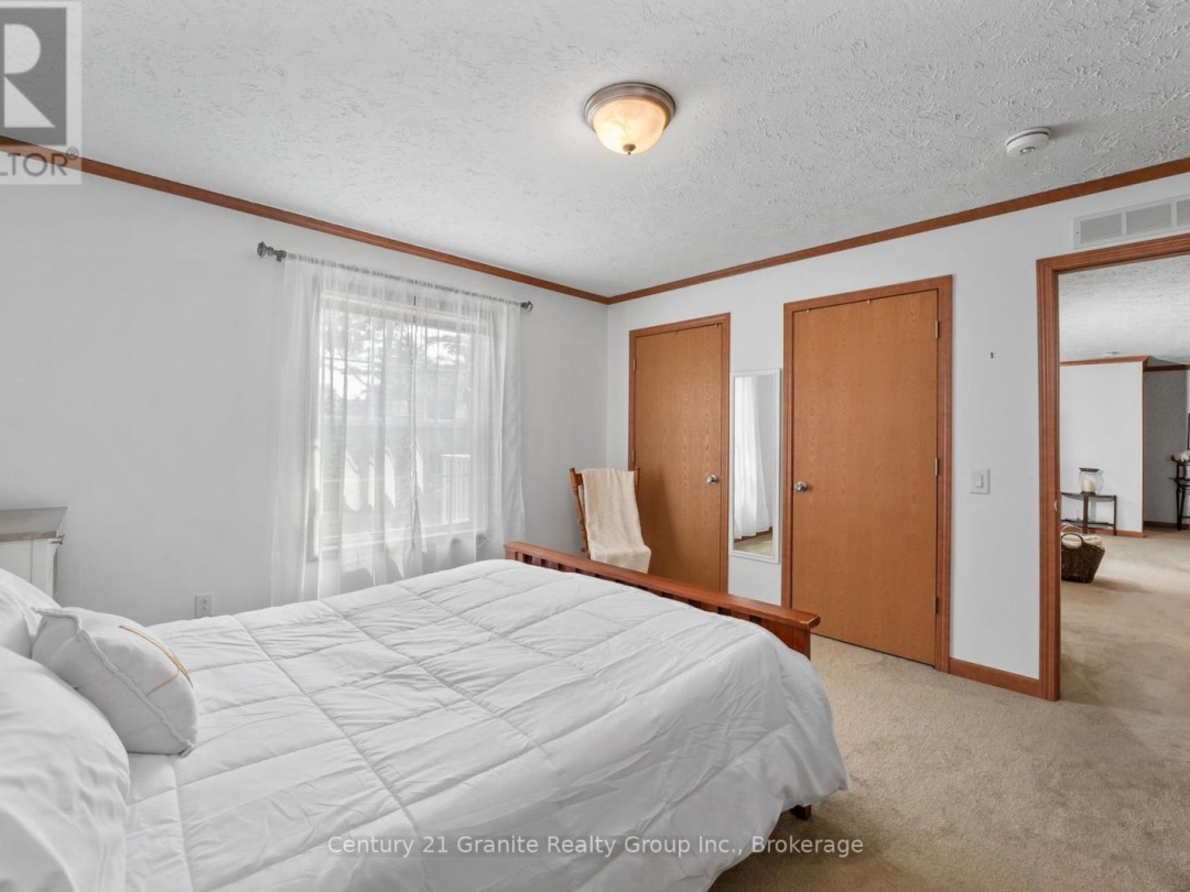 2275 KENNISIS LAKE ROAD, 