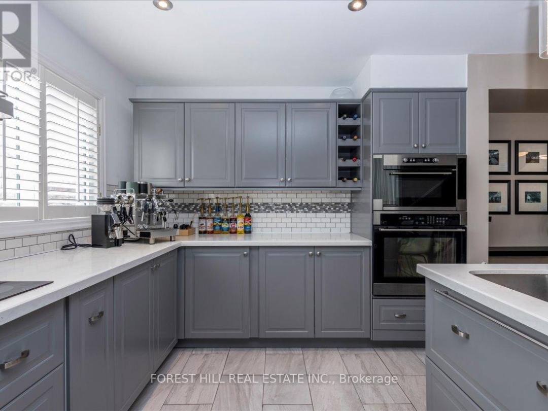 8 - 100 LAGUNA PARKWAY, 
