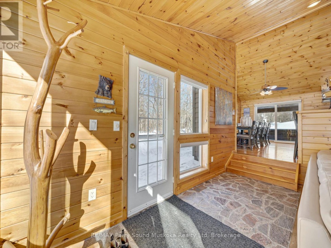 587 CENTRE ROAD, Manitouwabing Lake