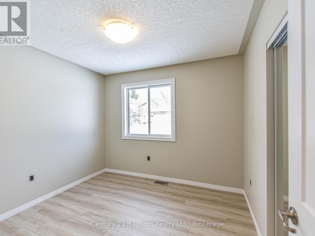 3382 Azcona Avenue, Severn