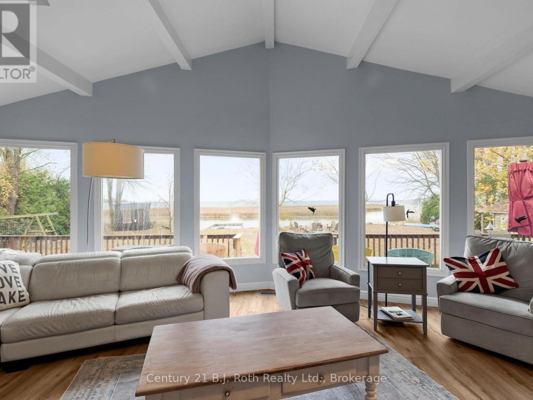 3772 Harry's Lane, Lake Simcoe