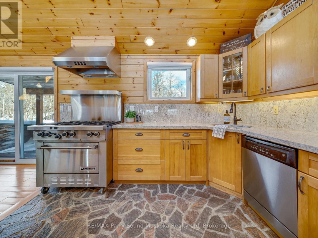 587 CENTRE ROAD, Manitouwabing Lake