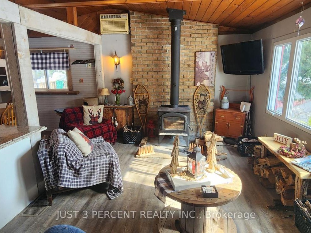 55 Northern Avenue, Little Bald Lake