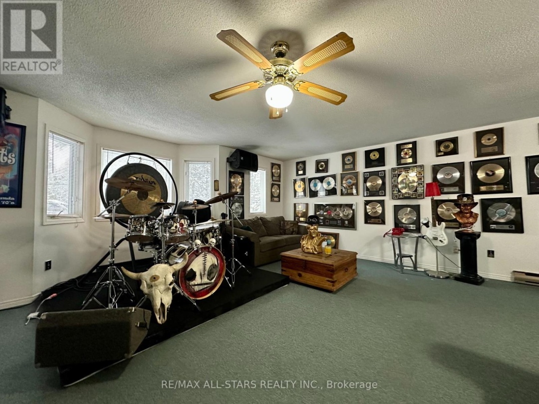 91 Riverside Drive, Pigeon Lake
