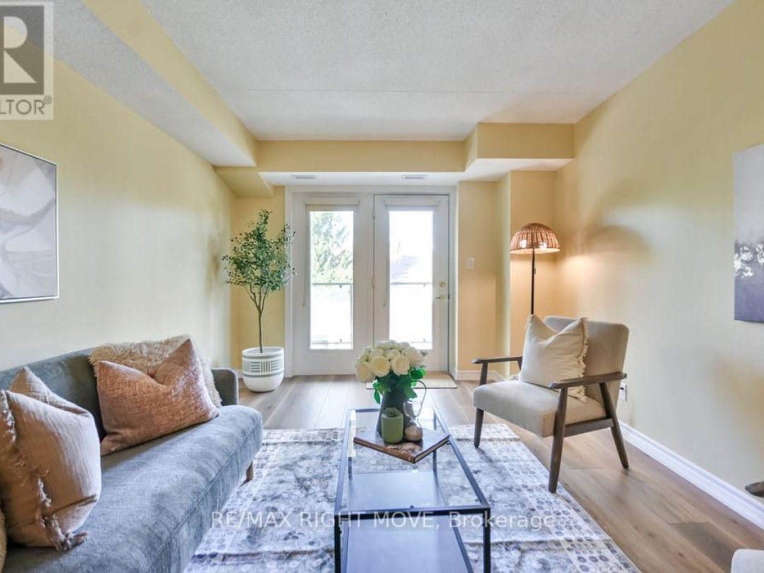 313 - 486 LACLIE STREET, 