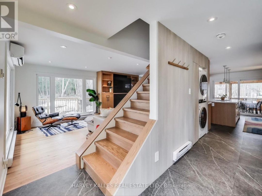 1002 CHIPPAWA AVENUE, 