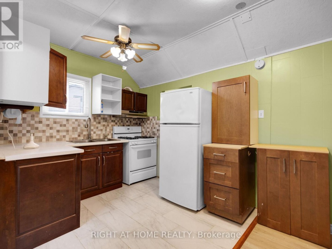 25 PLAYFAIR DRIVE, 