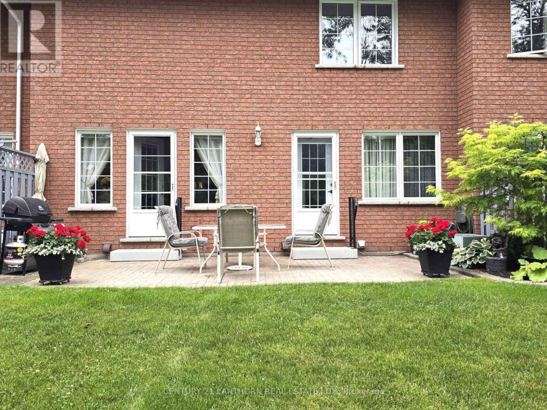 UNIT #310 - 30 MUSEUM DRIVE, 