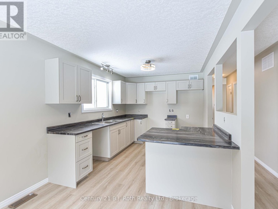 3382 Azcona Avenue, Severn