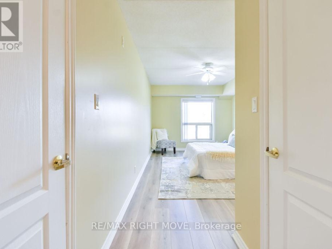 313 - 486 LACLIE STREET, 