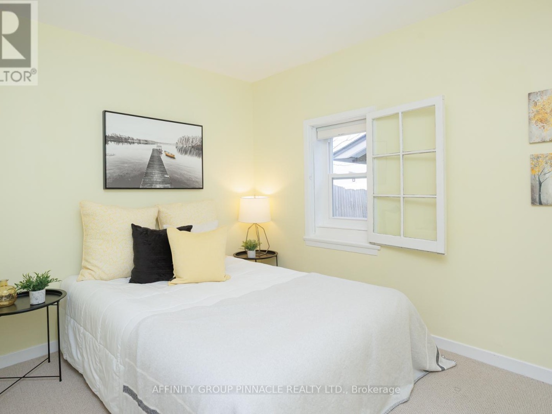 14 ORIOLE ROAD, Cameron Lake