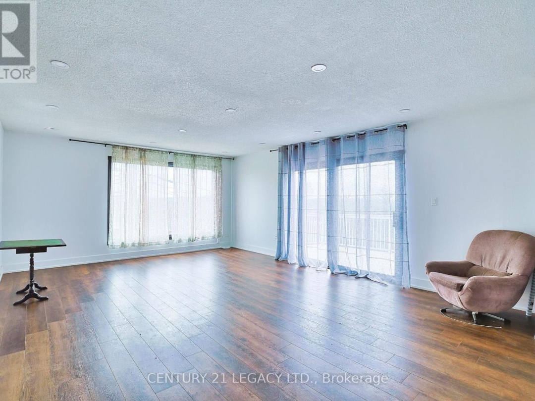 23 LANSDOWNE STREET W, 
