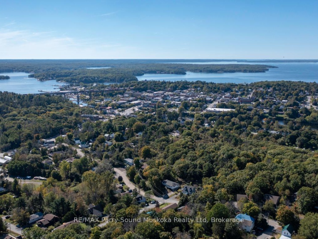 2B Brenda Avenue, Parry Sound