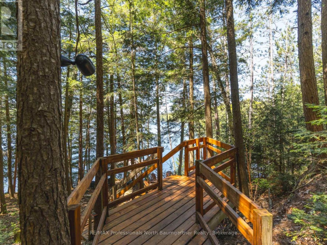 2766 Wilkinson Road, Kennisis Lake