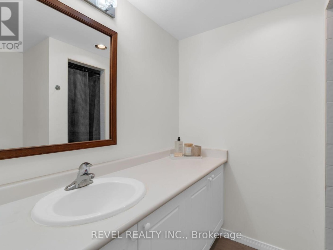206 - 107 BOND STREET, 