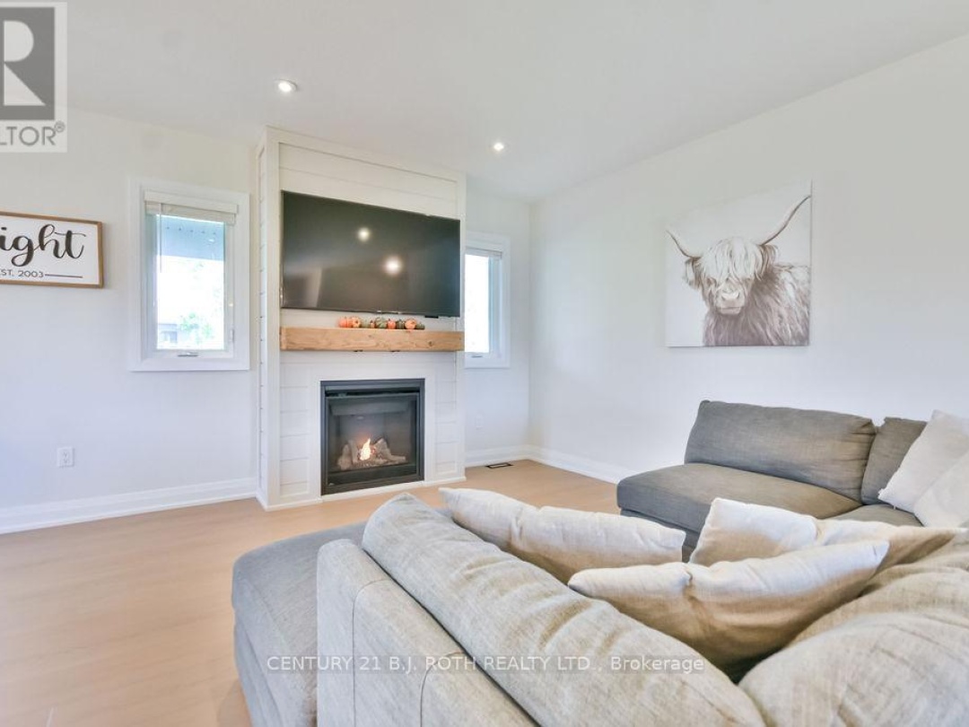 51 CHESLOCK CRESCENT, 