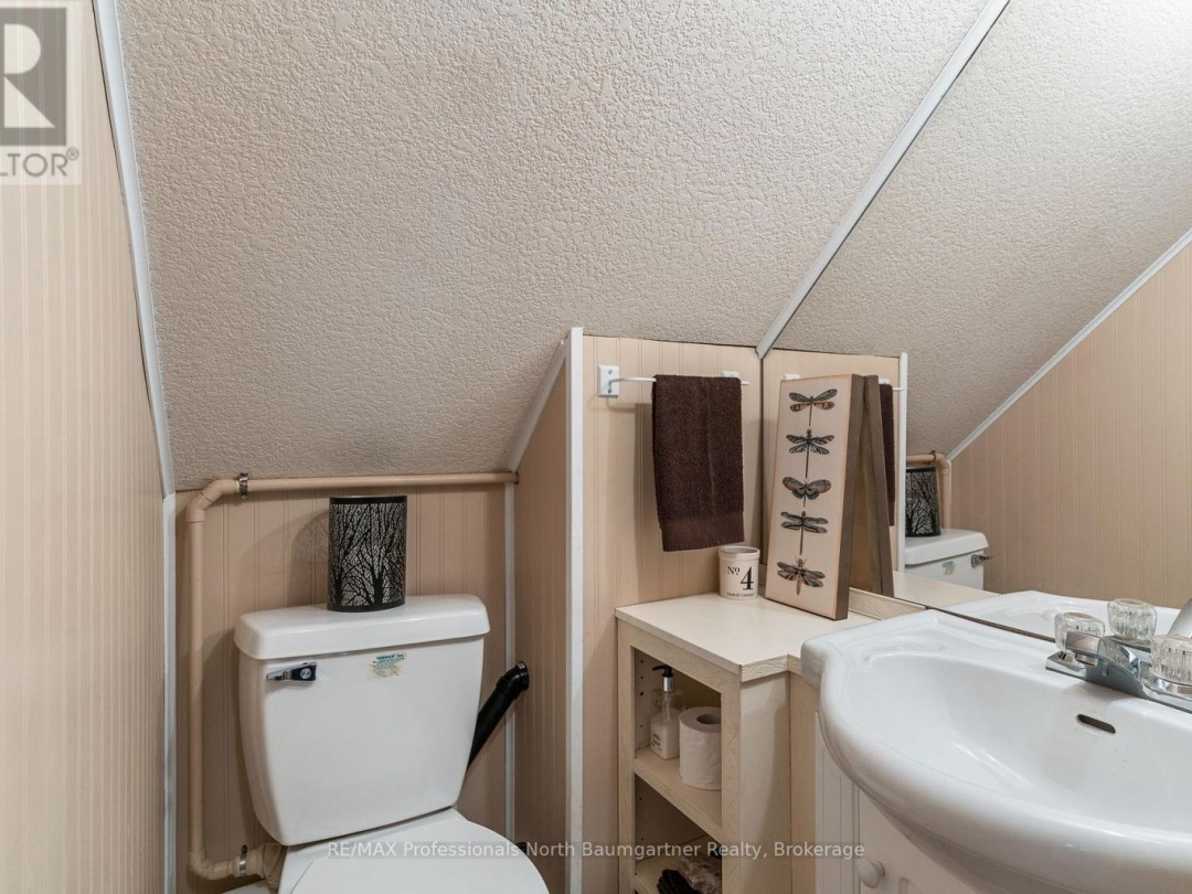 2766 Wilkinson Road, Kennisis Lake