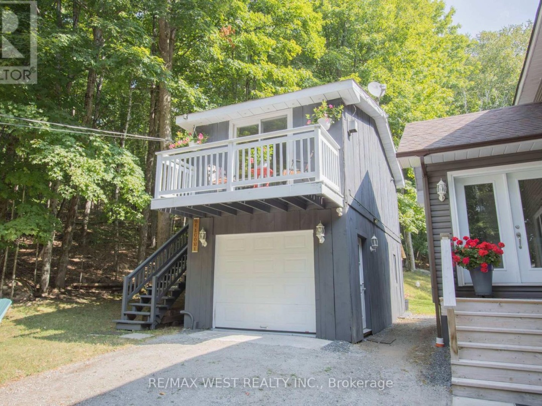 1158 LORNE LANE, 