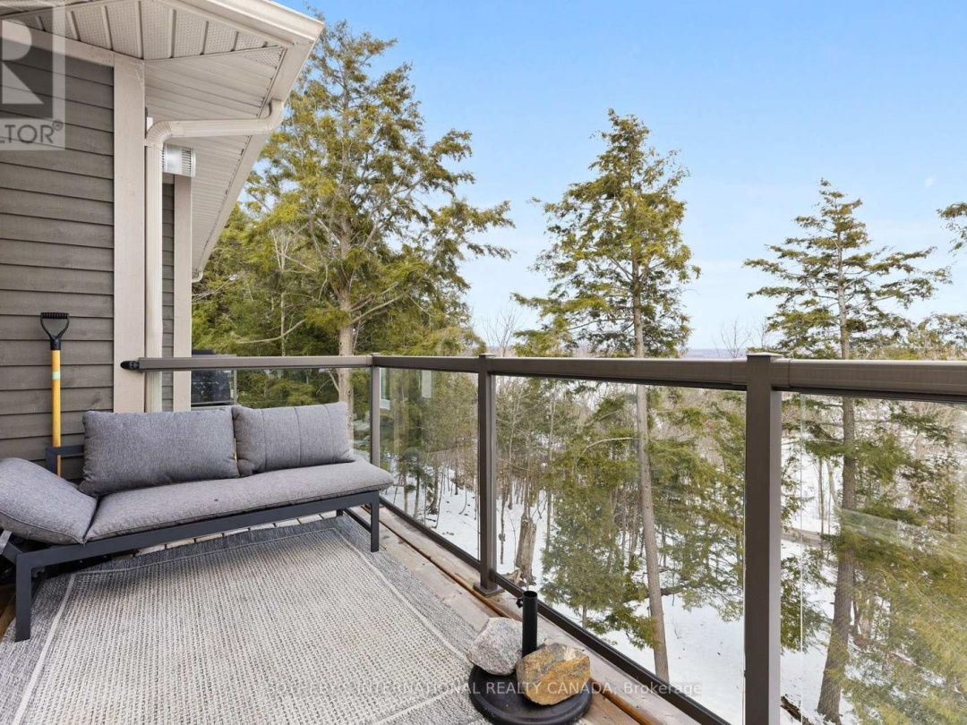 302 - 3 TREE TOPS LANE, Peninsula Lake