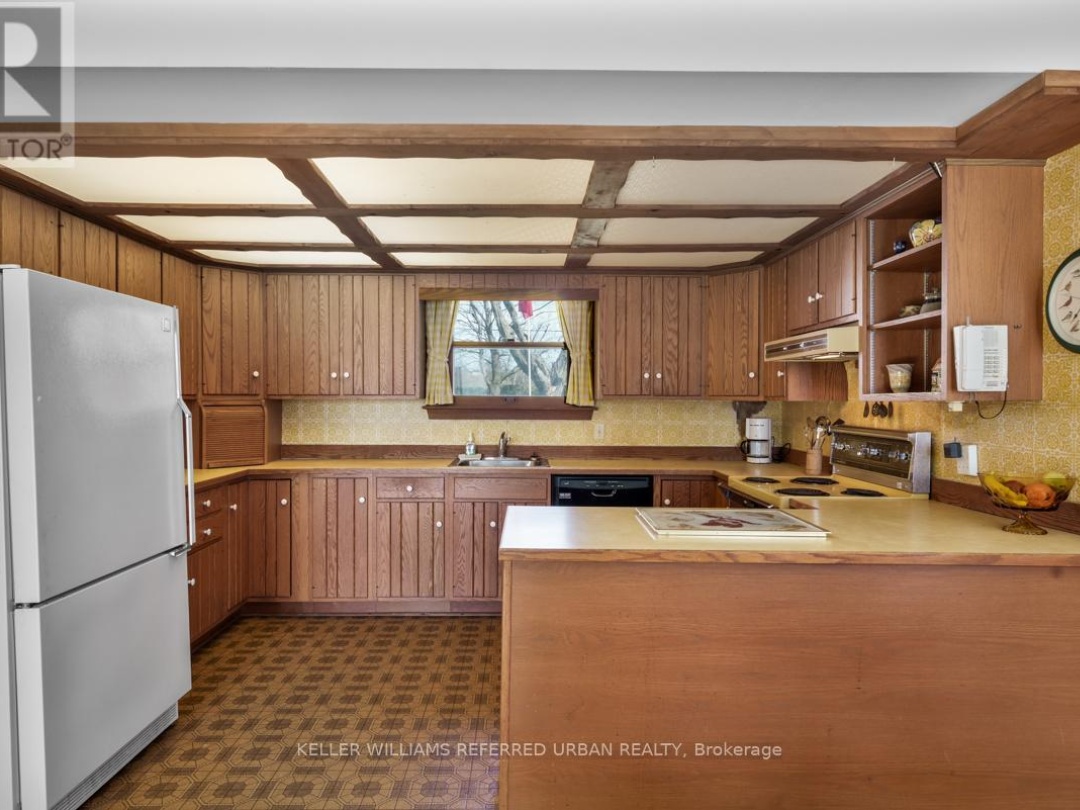 26950 Cedarhurst Beach Road, Lake Simcoe