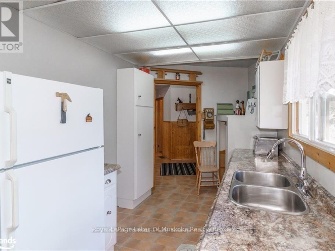 32 MAPLE LEAF DRIVE, Lake Vernon