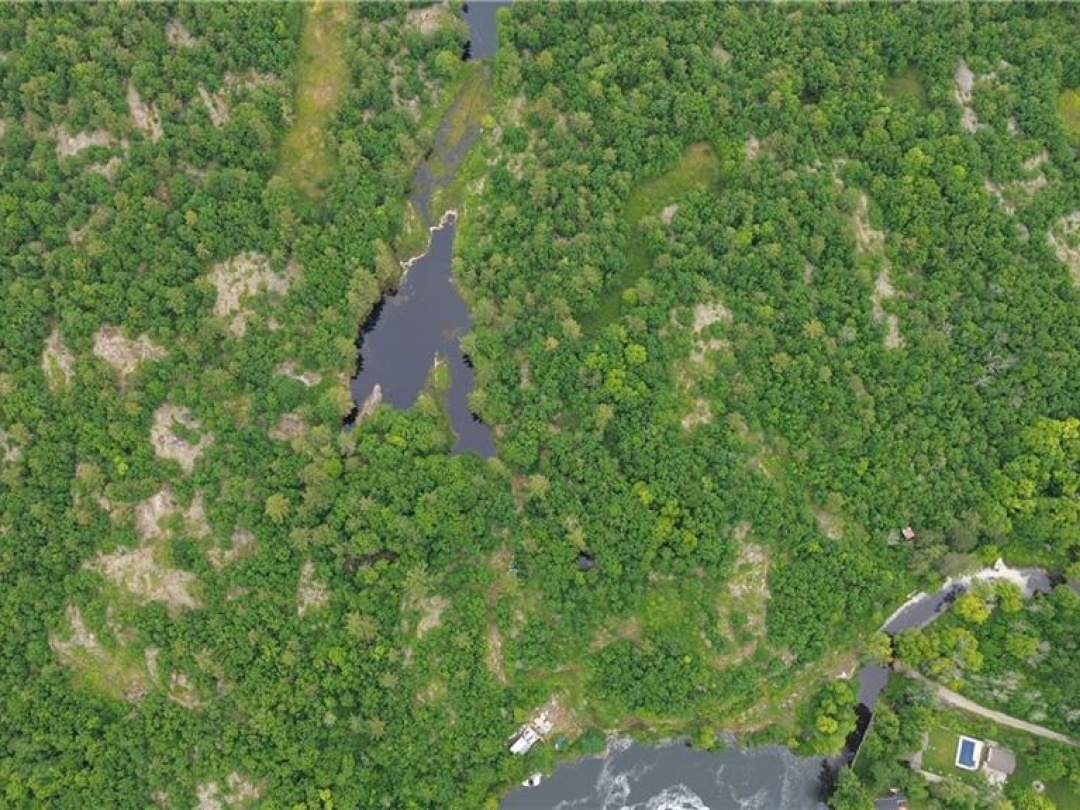 3950 Severn River Shore, Severn Lake