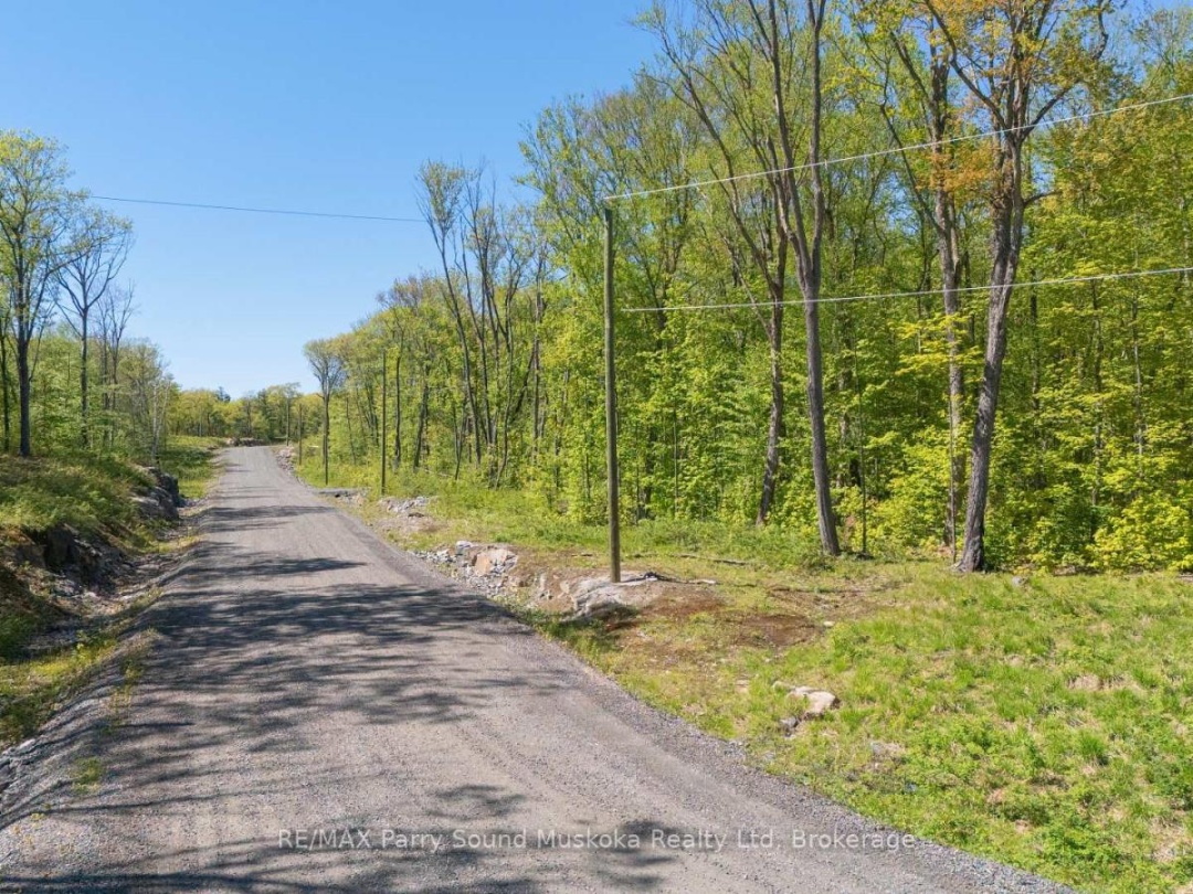 20 ZHAAWASHKWAA MIIKA ROAD, Clear Lake