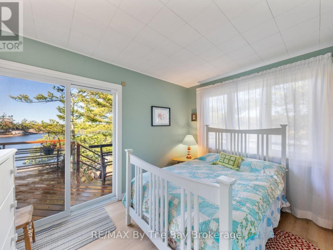 2 ISLAND 2890, Georgian Bay