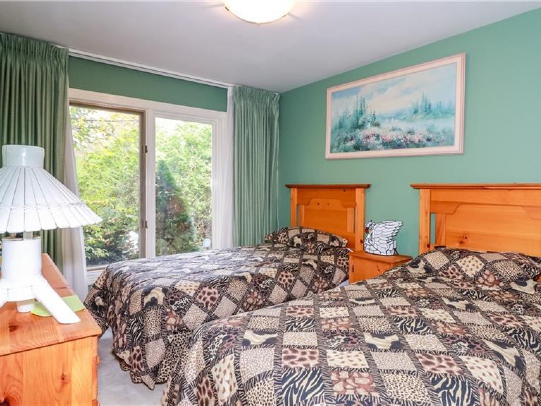 155 Parkside Dr Drive, Lake Simcoe
