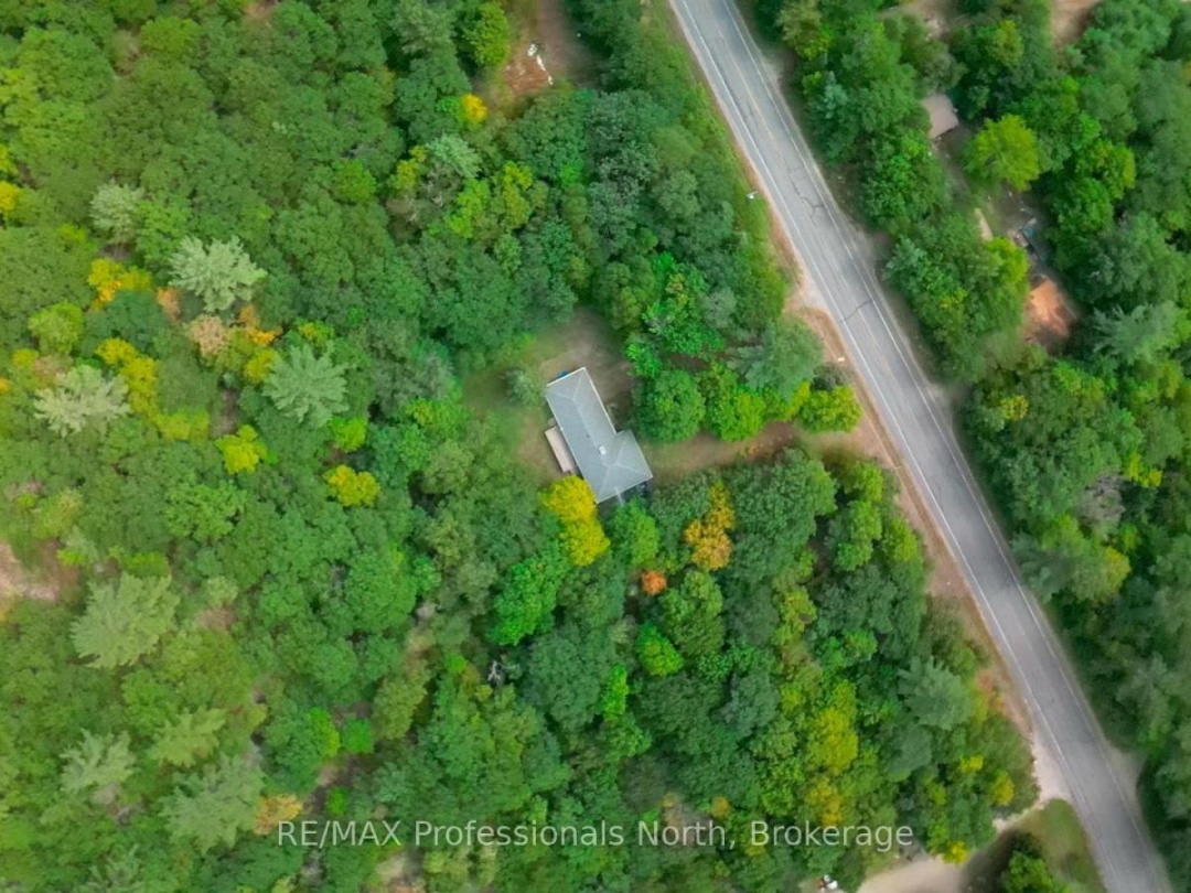 2499 KENNISIS LAKE ROAD, 