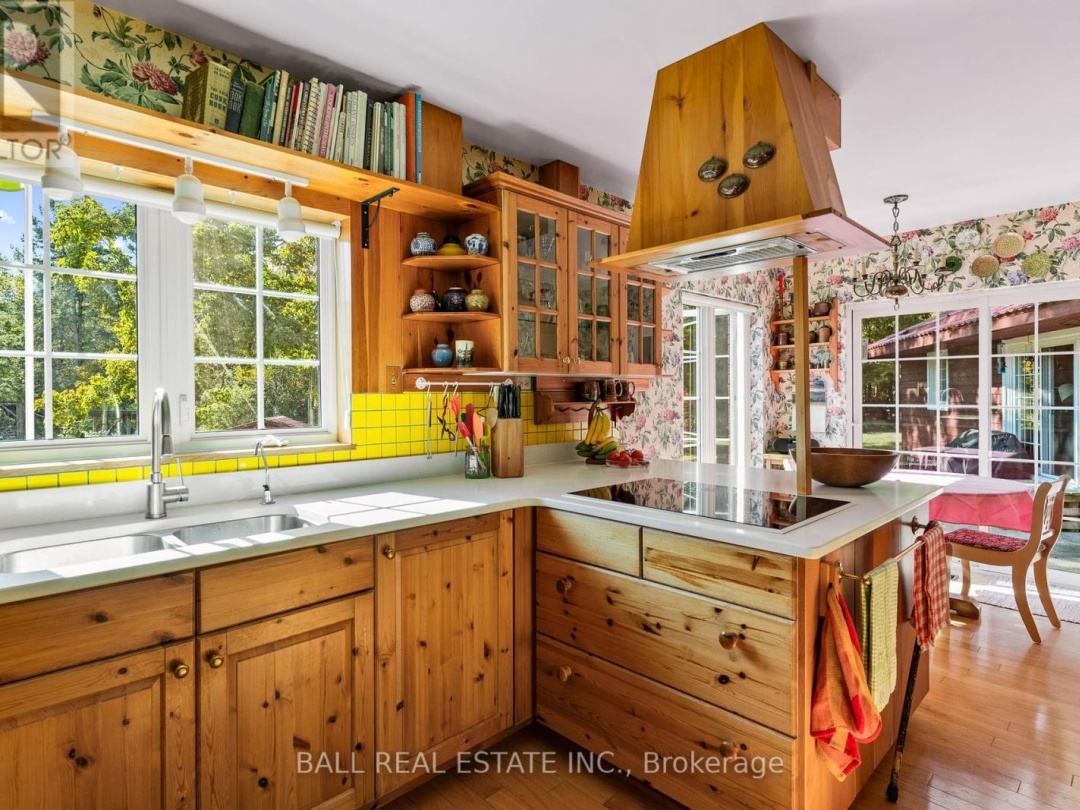 849 COUNTY RD 49, 