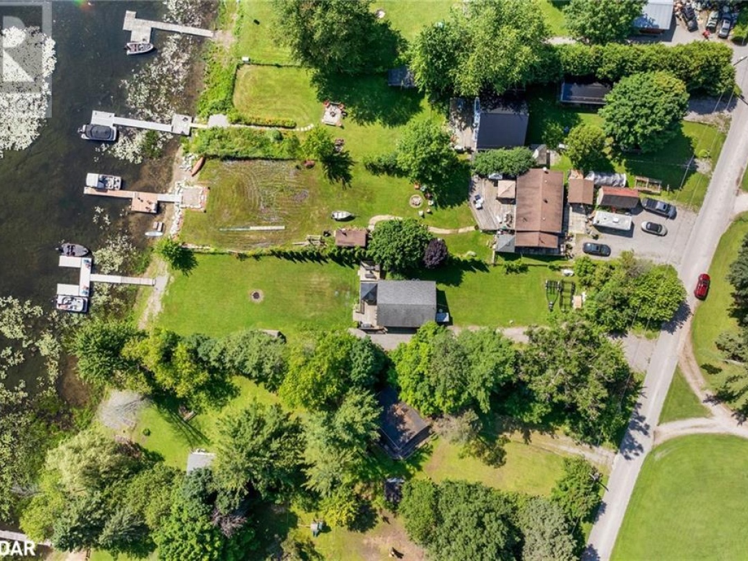 104 Fulsom Crescent, Dalrymple Lake