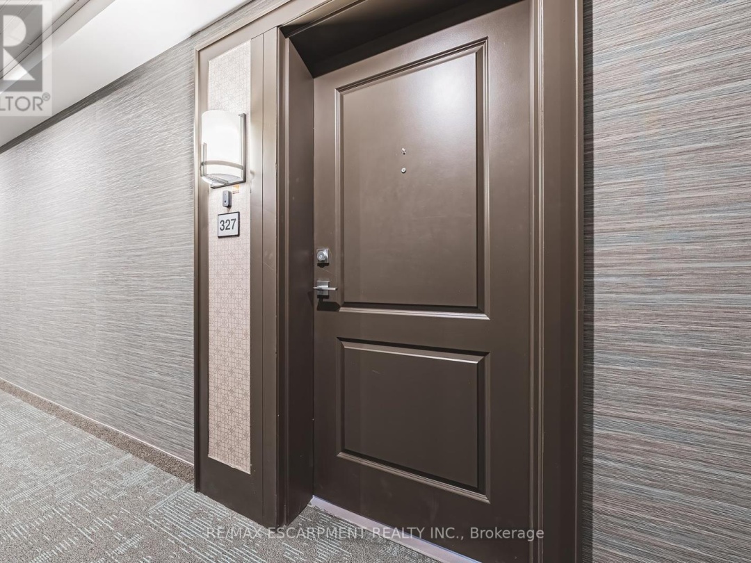 327 - 460 DUNDAS STREET E, 